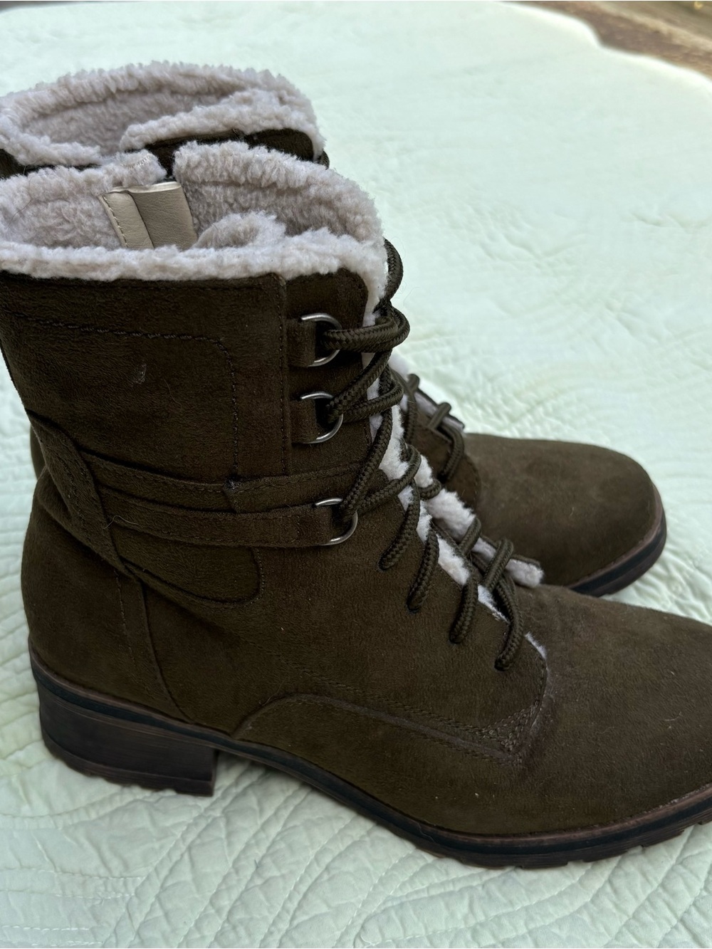 Sonoma Women’s Brown Suede Lace-Up Winter Boots with Shearling Trim